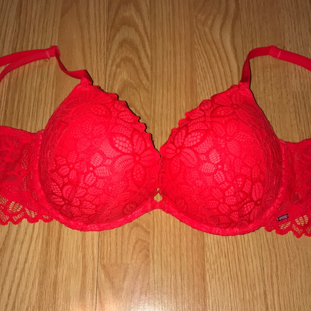 NEW PINK Victoria’s secrets bra